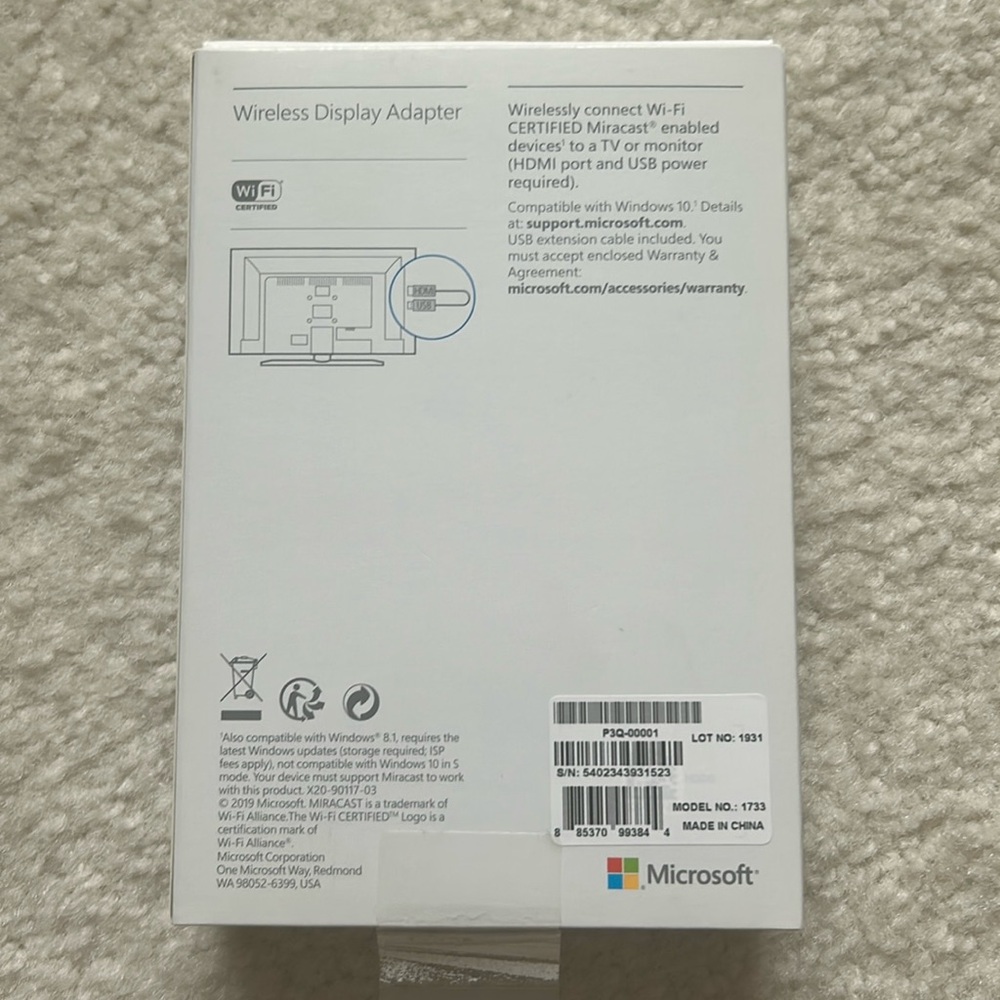 Microsoft Wireless Display Adapter - Picture 2 of 12